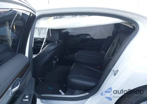 2018 BMW 740I из США, поврежденный, VIN WBA7E2C5XJG742687